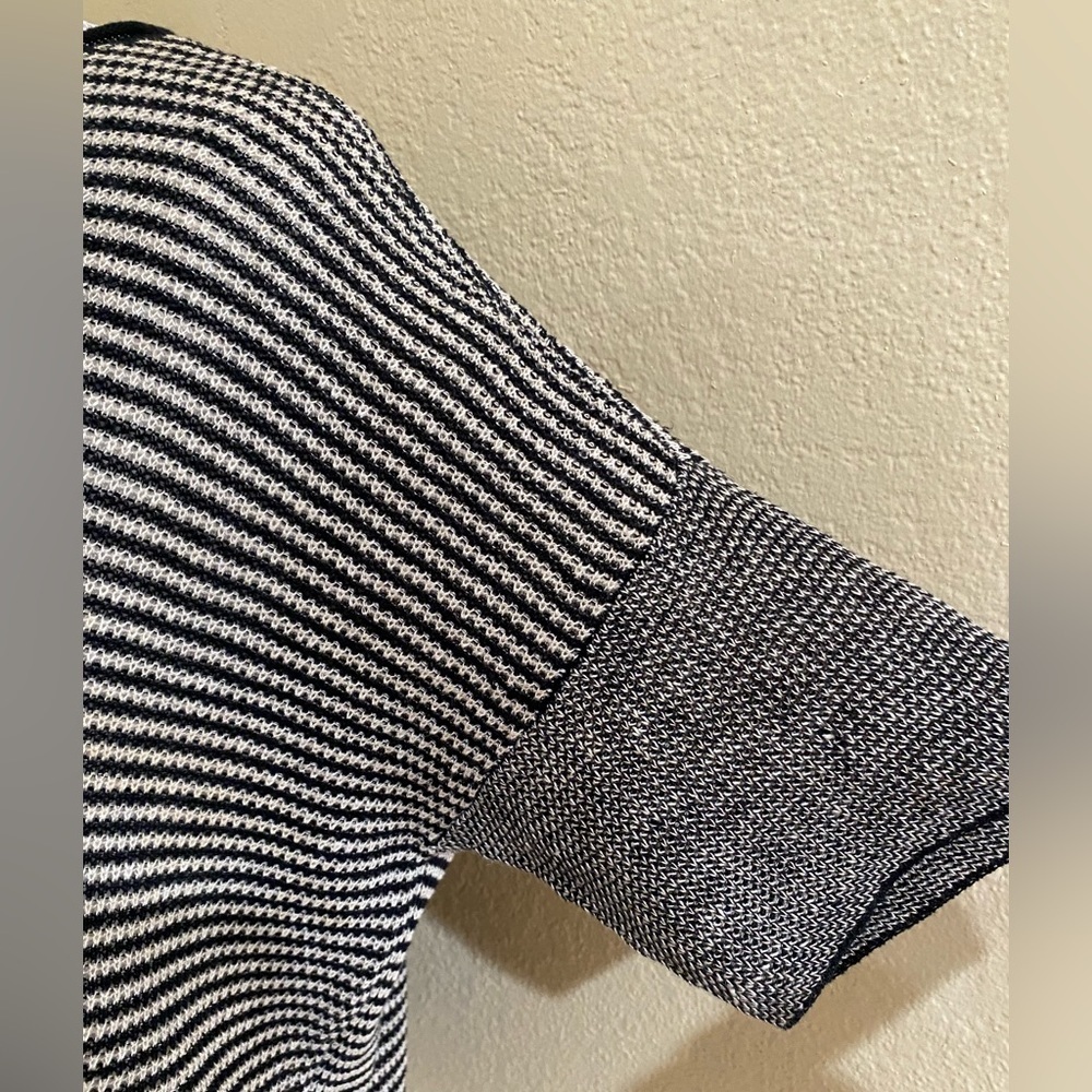 Eileen Fisher Organic Linen Top - Picture 2 of 6